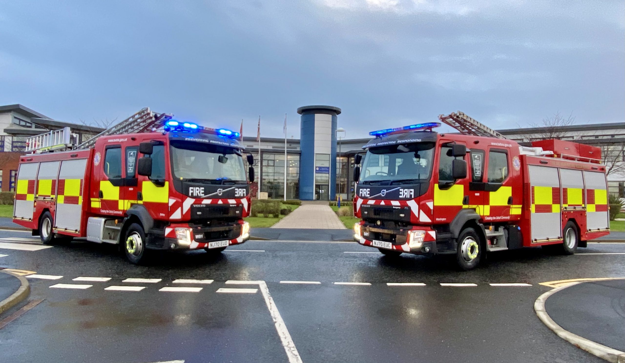 https://www.twfire.gov.uk/wp-content/uploads/2020/12/New-fire-appliances-at-TWFRS-HQ-scaled.jpg